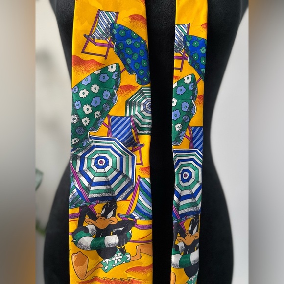 Looney Tunes Daffy Duck Silk Tie - Picture 2 of 5